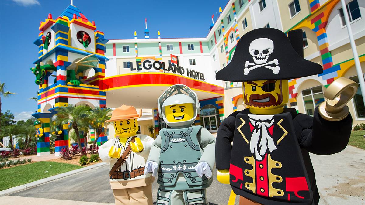 LEGOLAND characters standing outside LEGOLAND hotel
